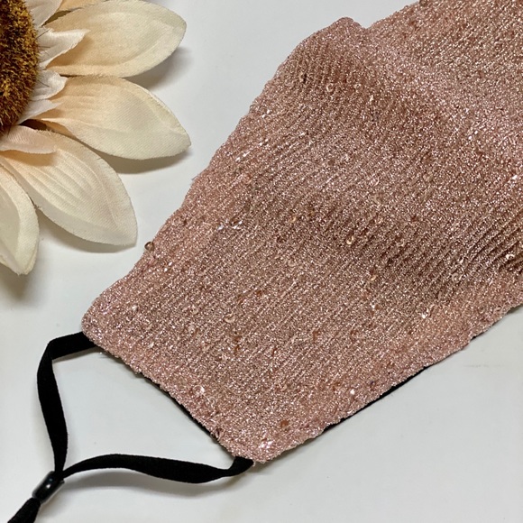 🔥3/$20🔥Rose Gold Sequined Adjustable Face Mask - Picture 4 of 8